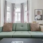 Blueground Holesovice View Nr Vltava Prg-52 Apartamento Praga